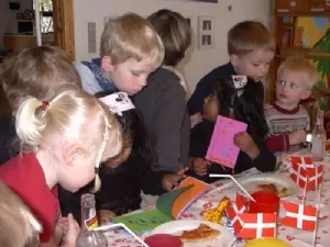 Rolig Maria, - hvad med en vingummi!