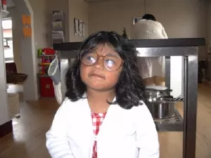 Skal Maria have briller?