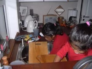 Vi hjælper gerne med opvasken