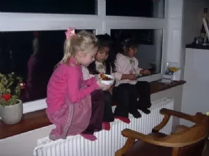 .. vi har vores slik - indenfor