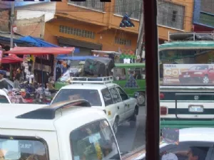 En helt almindelig rundkørsel i La Paz