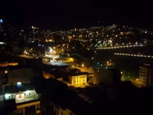La Paz by night