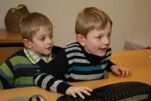 Fætrene spillede Computer