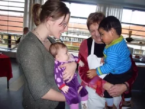 Moster Mie, Kusine Emilie, Mormor og Sebastian