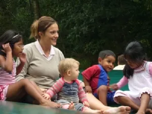 På hoppepuden med Moster Lone