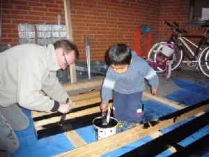 Vi maler... mest på stolperne