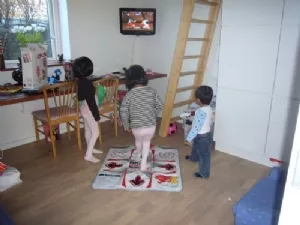 Julegaven afprøves (en dansemåtte til High School Misical)