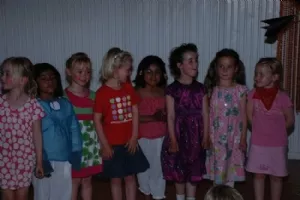 Hele truppen af sangere i Ørnereden