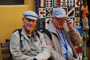 Et par trætte Abuelos (bedstefædre)