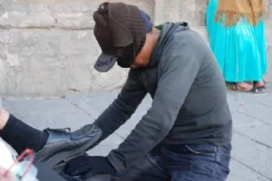 Farfar fik pudset sko (pris 2,5 kr.)