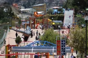 Laikakota - et view udover pladsen