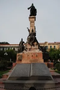 Støtten på Plaza Murillo som er rejst for Pedro Domingo Murillo...