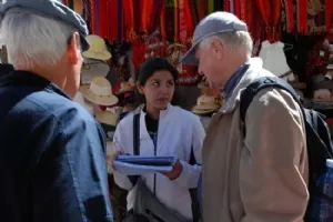 Et par studerenede udspugte bedstefædrene om vores guide