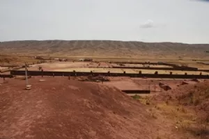 Pyramiderne har været kæmpe store og lavet af tons tunge sten der er fragtet over 40 km