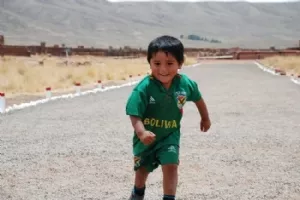 Og Sebastian i fuld firspring! (han er ægte og uimodståelig)