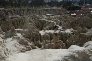 og meget smalle stier