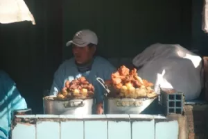 Sidste station før La Cumbra passet - hvad med lidt kylling