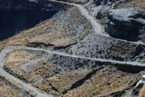 Og her er deres rute nedad, uden vejværn