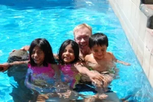 Dejligt med en tur i poolen (temperaturen var steget til tæt på 30 grader)