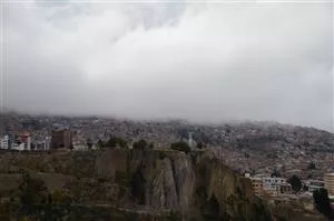 Morgeskyer over La Paz