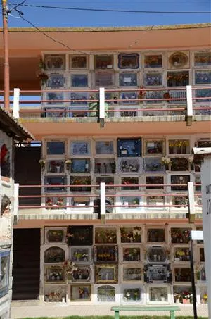 Begraves i tre etager