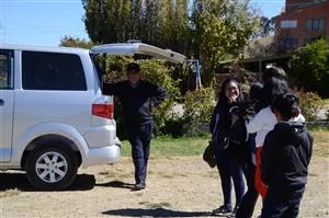 Chauffør og familie - han var ikke sur