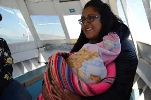 Pam får lov at sidde med yngste datter