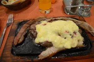 Sådan skal en steak serveres - ikke noget med salat