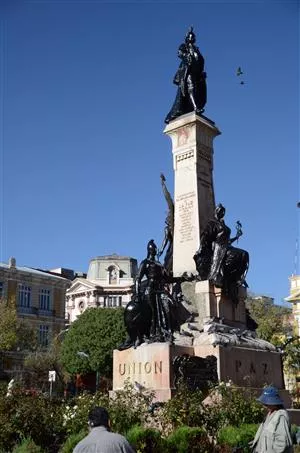 Statue på Plaza Murillo af Pedro Domingo Murillo som var oprørsleder mod spanierne